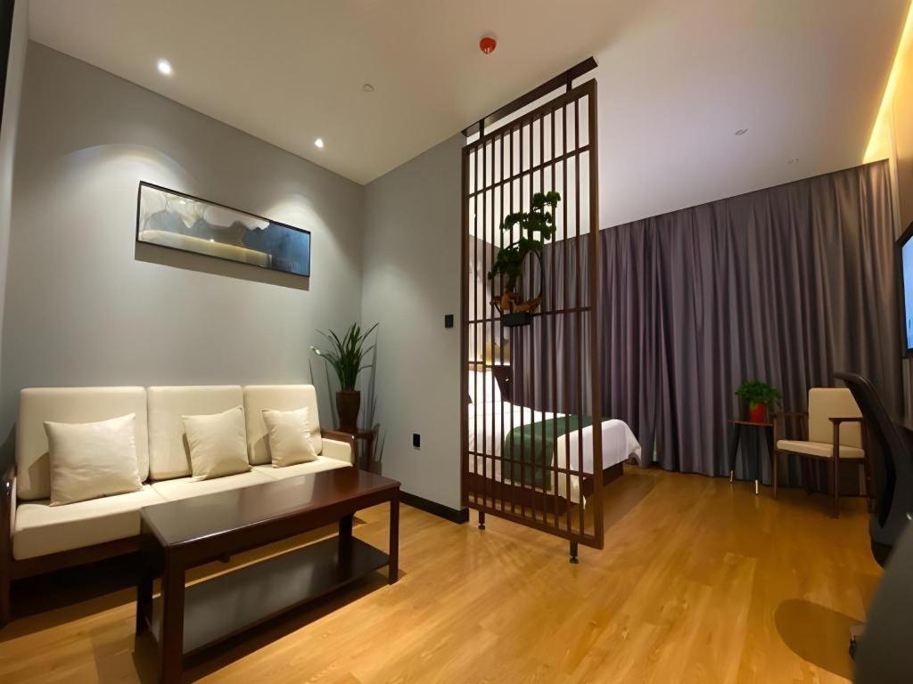 GreenTree Inn Datong High-speed Railway Station Wanda Plaza Fangte Express Hotel 12/48