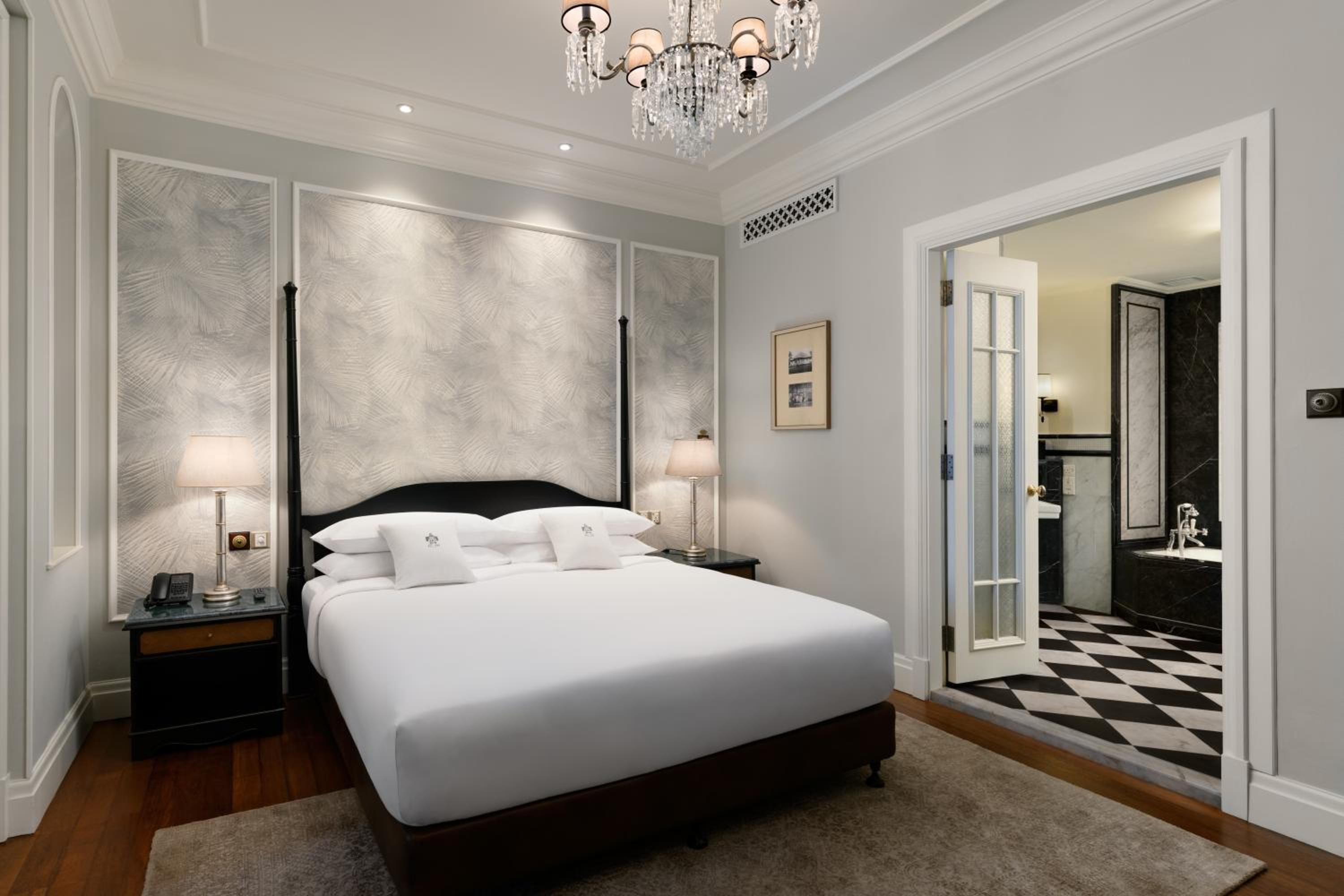 Premier, Suite, King Bed, Ground Floor, Heritage Wing