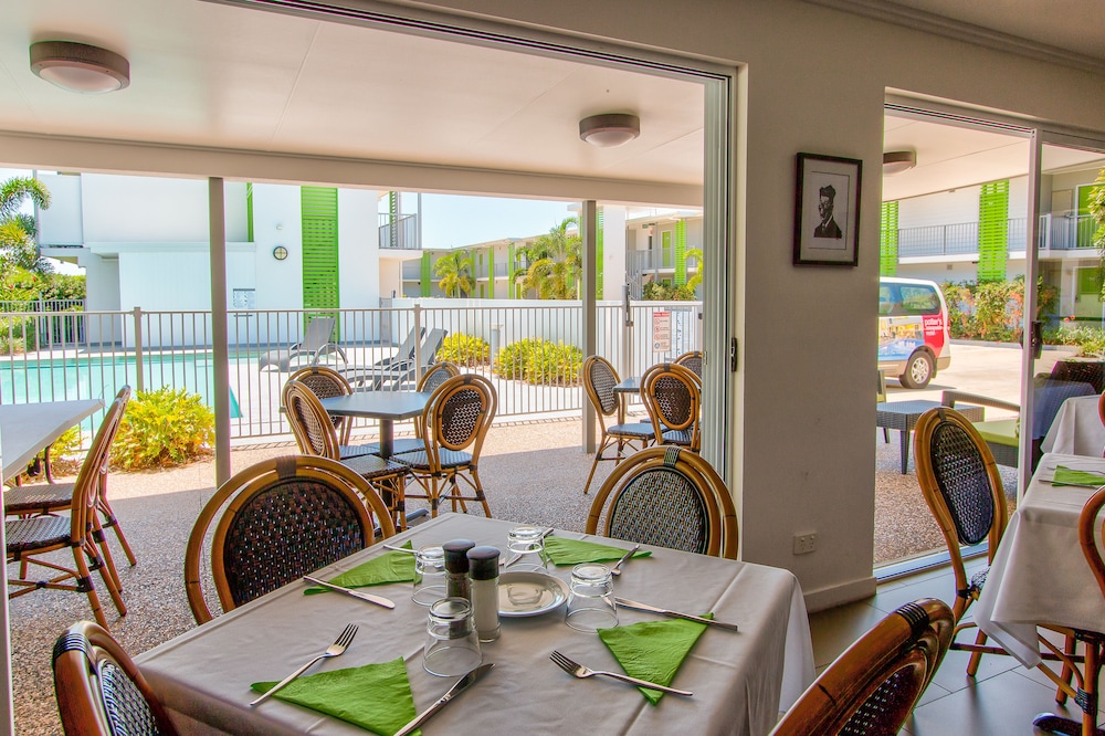 Mackay Oceanside Central Hotel 37/51