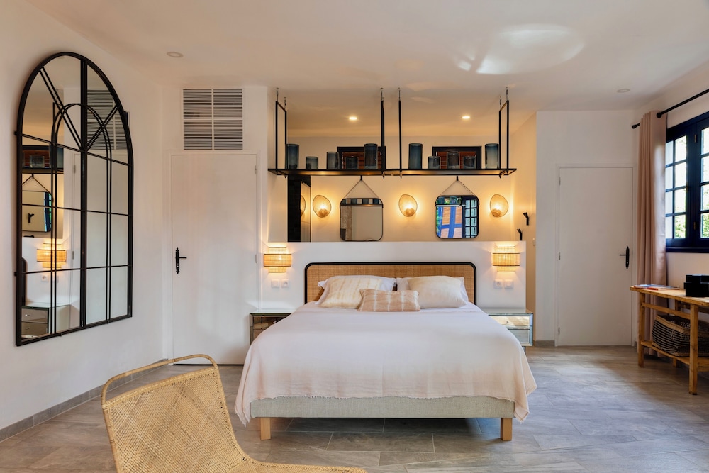 Romantic, Suite, Queen Bed, Sofa, Private Pool, Garden Area