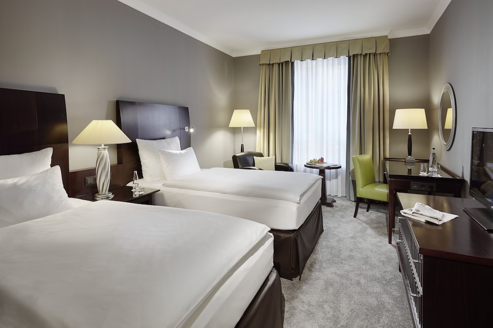 Lindner Hotel City Plaza Formerly Renaissance Cologne Hotel 19/75