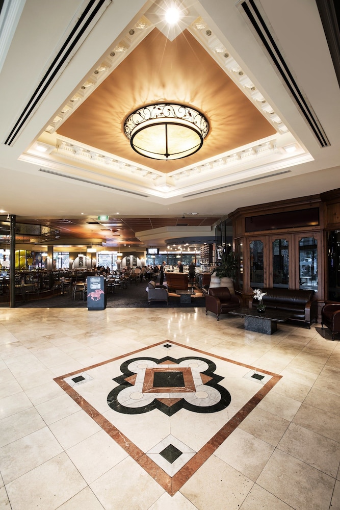 Nightcap at Matthew Flinders Hotel 41/54