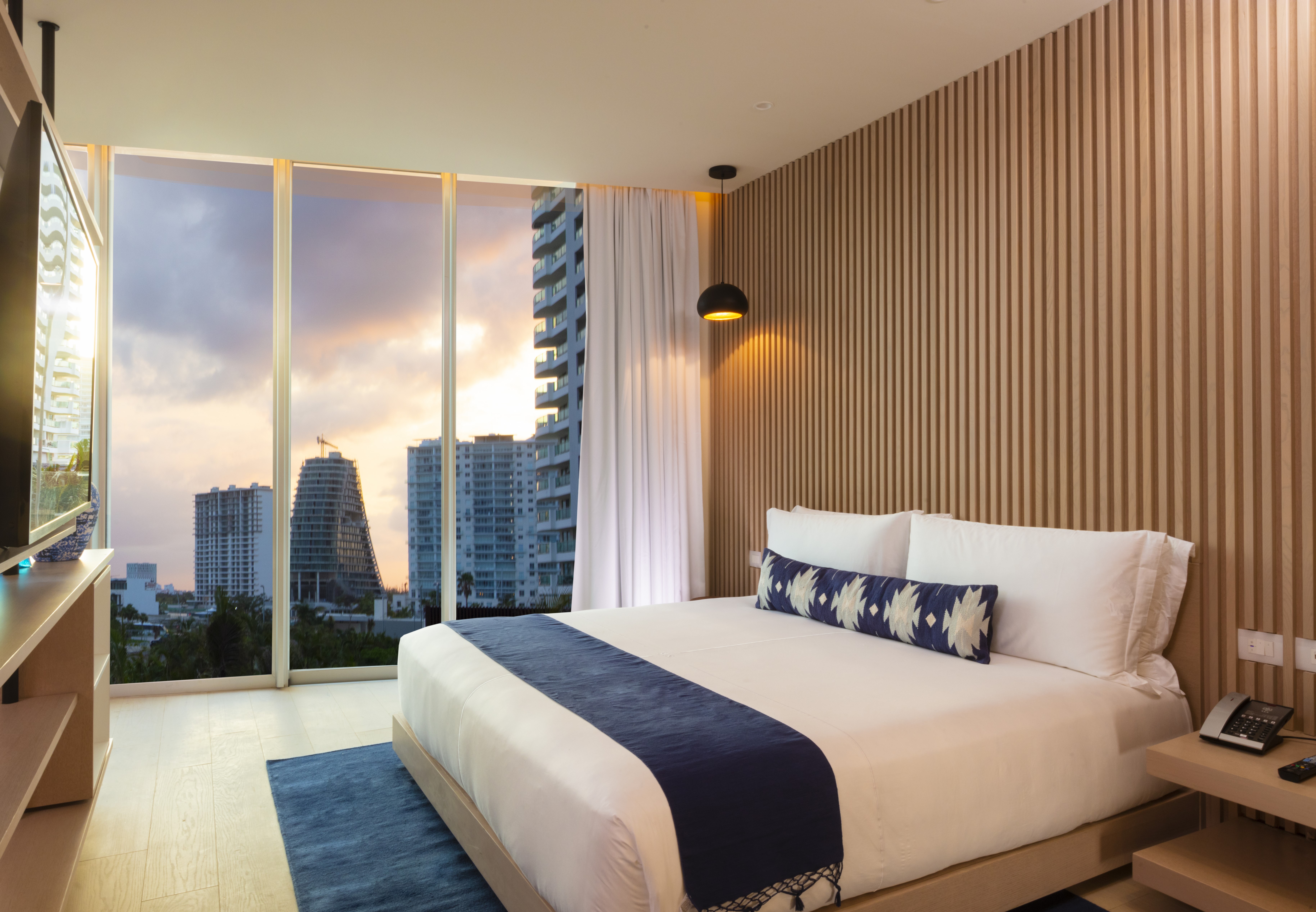 Room, King Bed