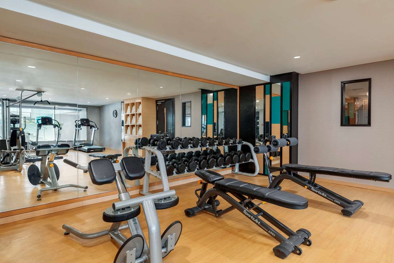 Ramada Hotel & Suites by Wyndham Amwaj Islands Manama 30/61
