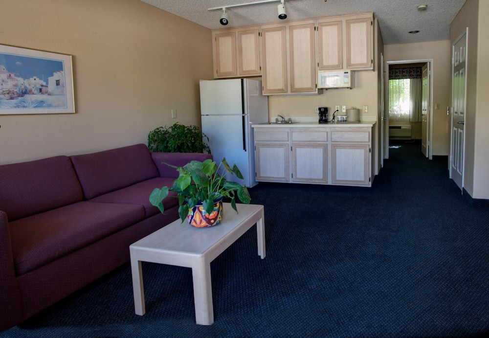 Calipatria Inn and Suites 12/22