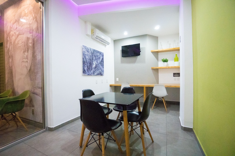 Hotel Suites Regina 24/30