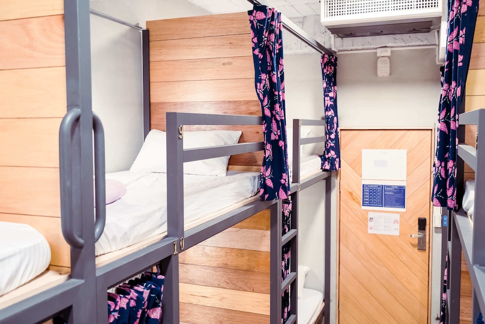 Local Backpacker Hostel 42/50