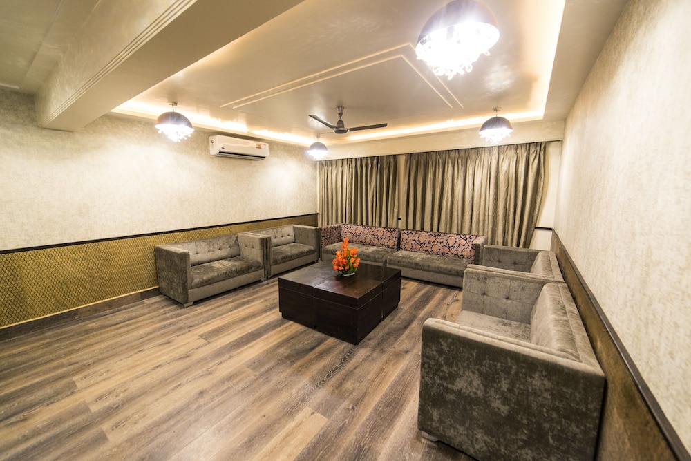 Diamond Hotel 39/57
