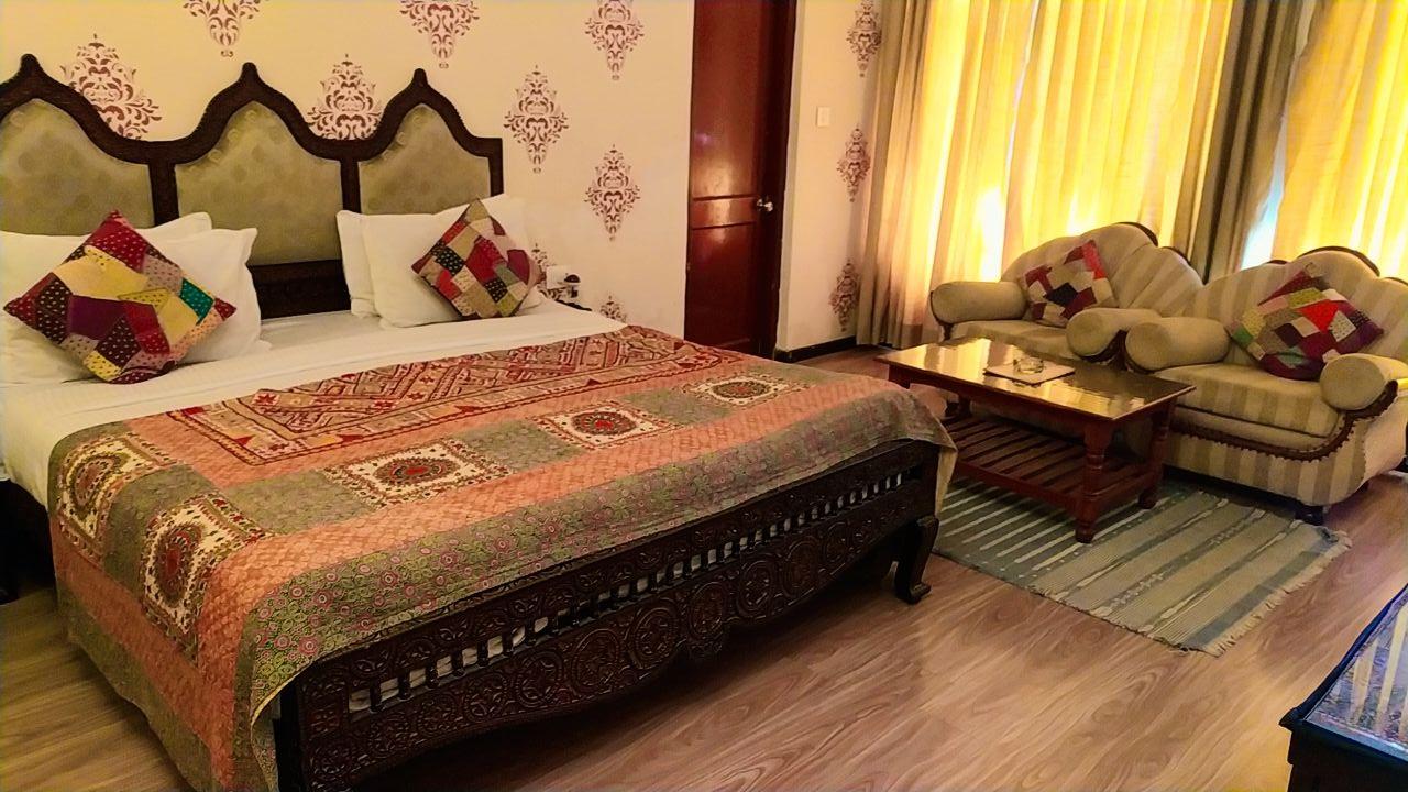 PALANPUR PALACE - MOUNT ABU 9/39