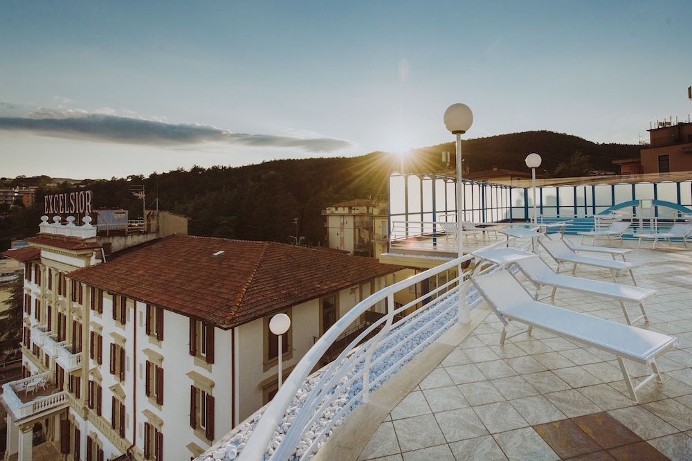 Grand Hotel Excelsior 3/47