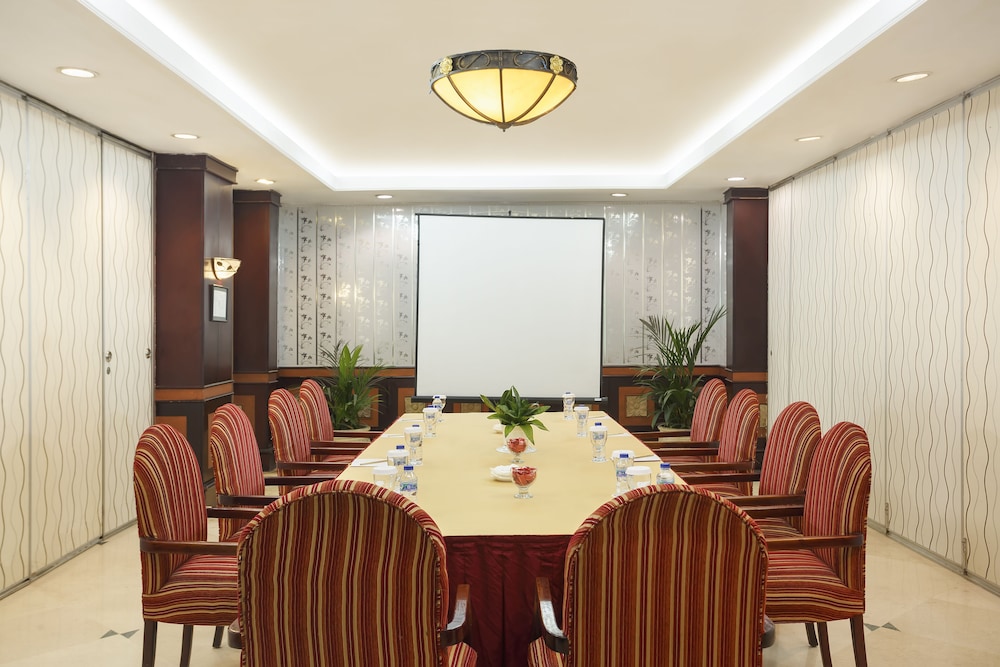 Swiss-Belhotel Tarakan 54/63