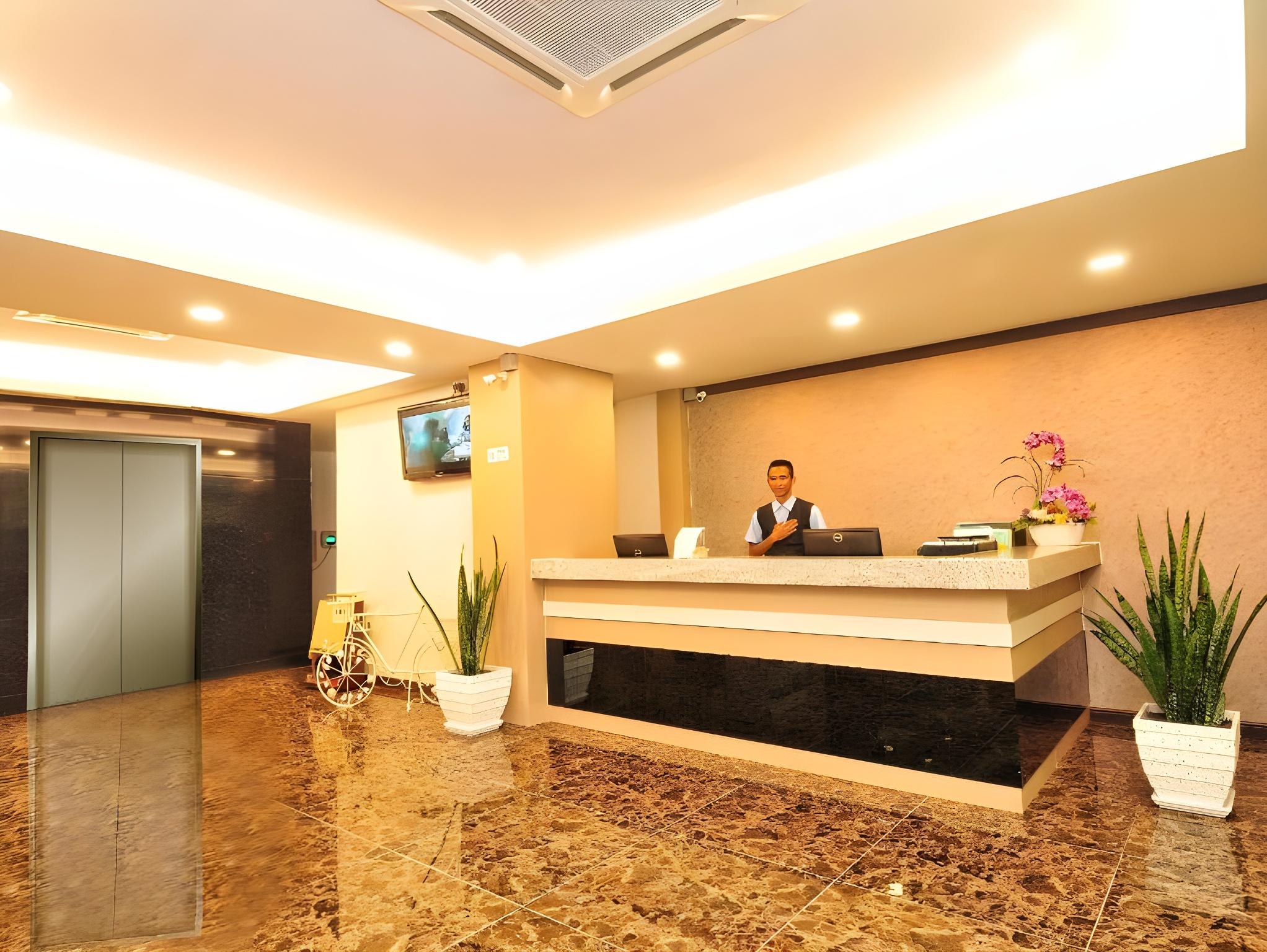 Grand Ct Hotel 16/34