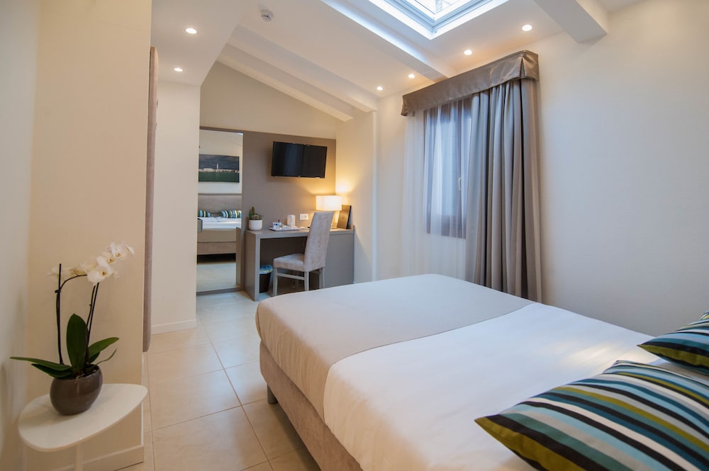 ECONOMY, LARGE SINGLE BED