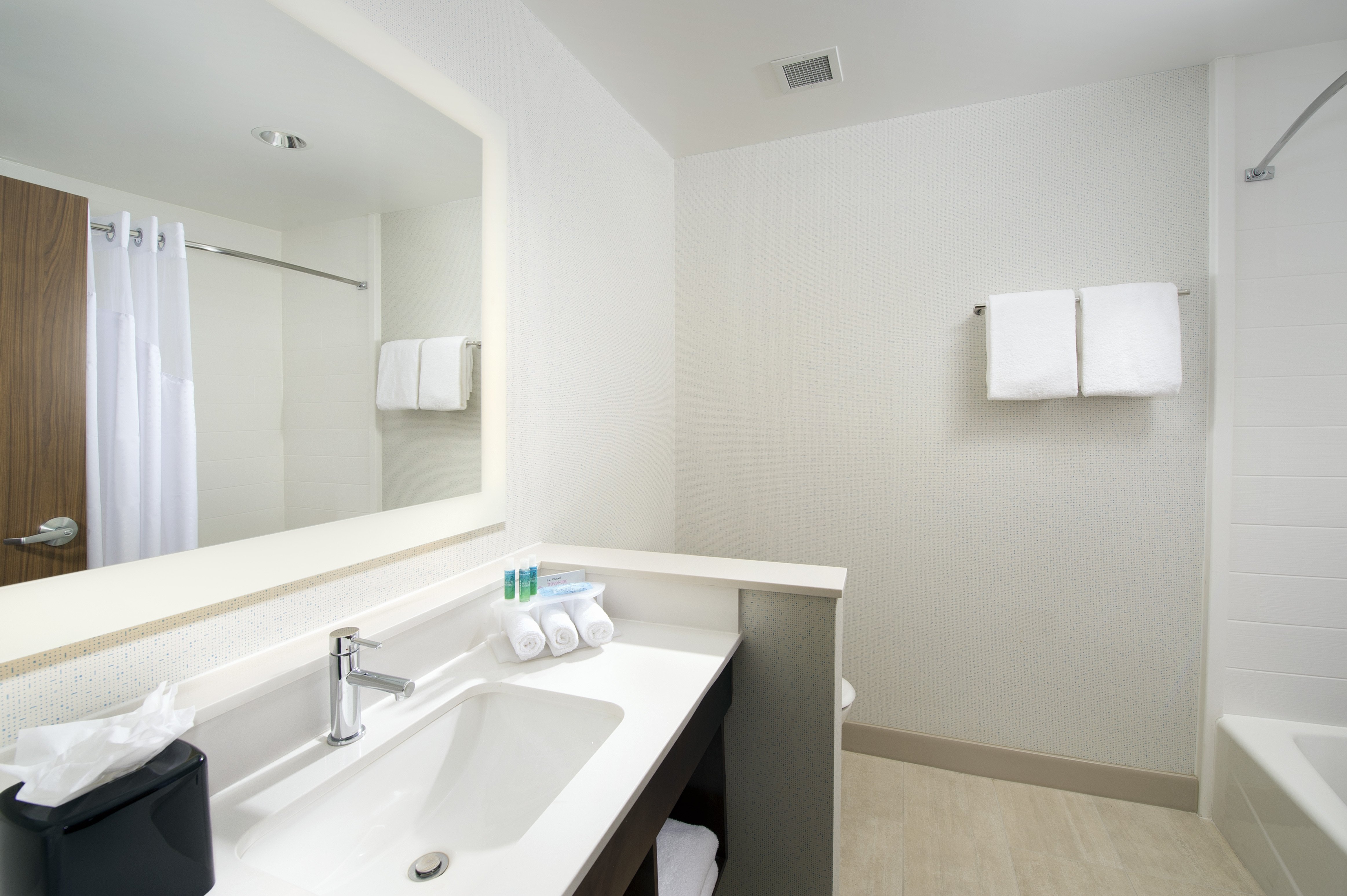 Holiday Inn Express & Suites New Braunfels 63/64