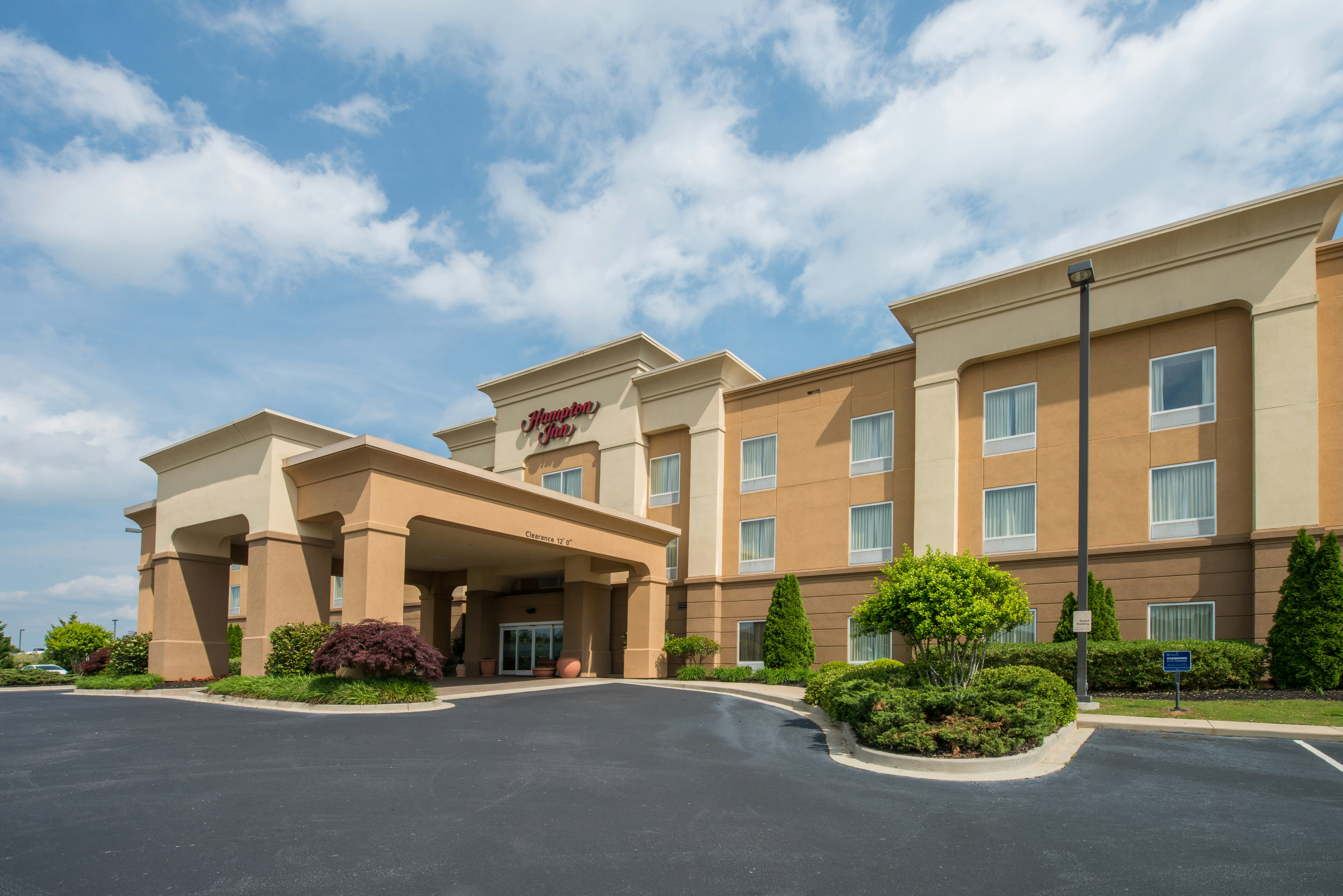 Hampton Inn Easley 67/72