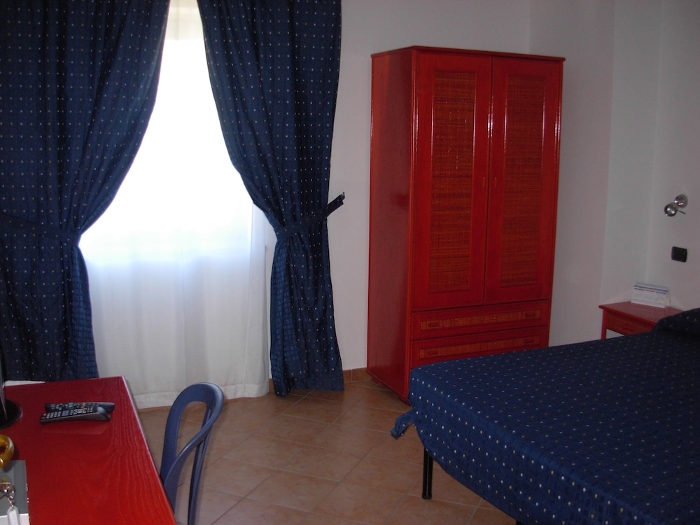 Beach Hotel 20/43