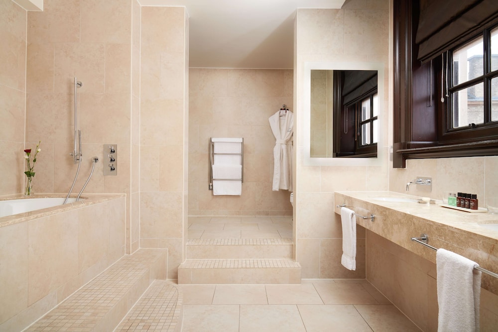 Heritage, Grand, Suite, King Bed، The Grand York 3/13