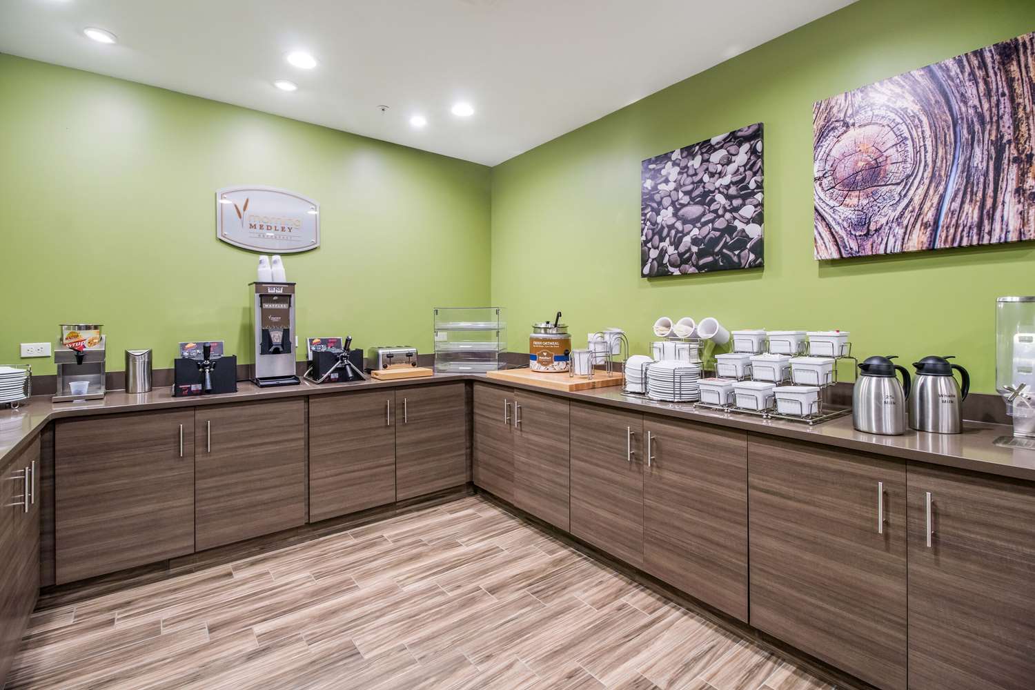 MainStay Suites at Discovery Park of America 7/38