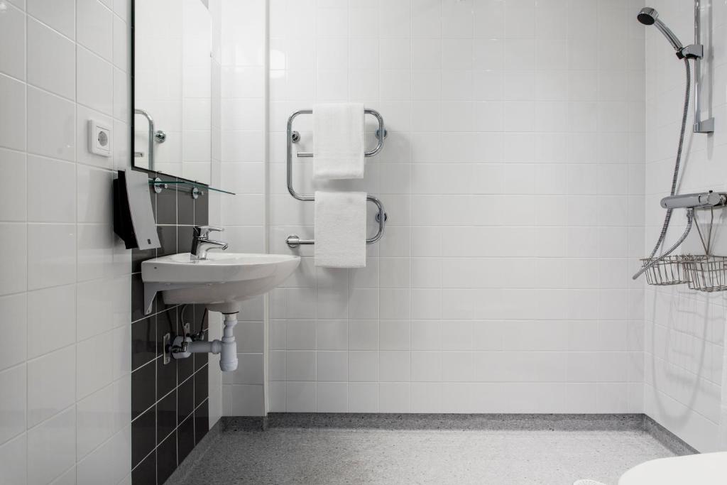 Medium, Biz Apartment Solna 2/2