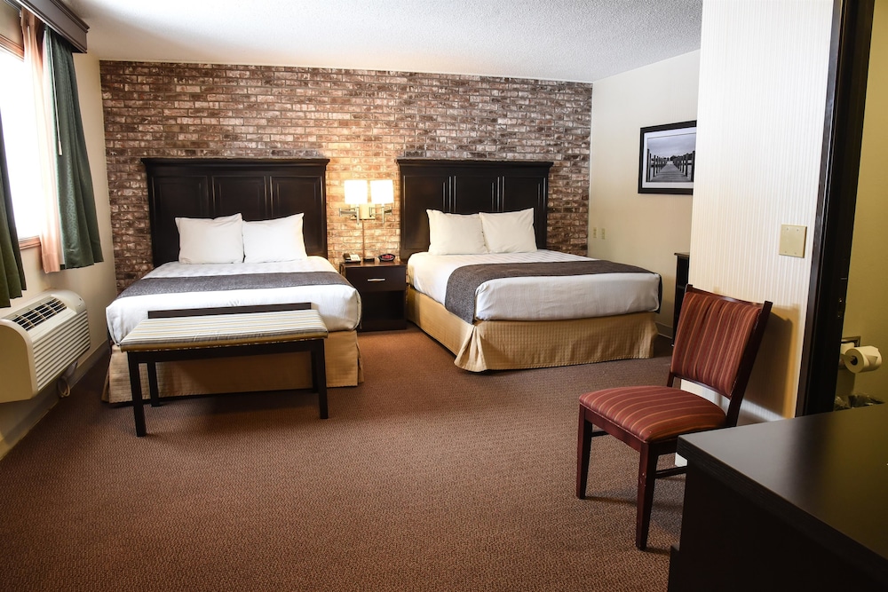Best Western Of Harbor Springs 18/35