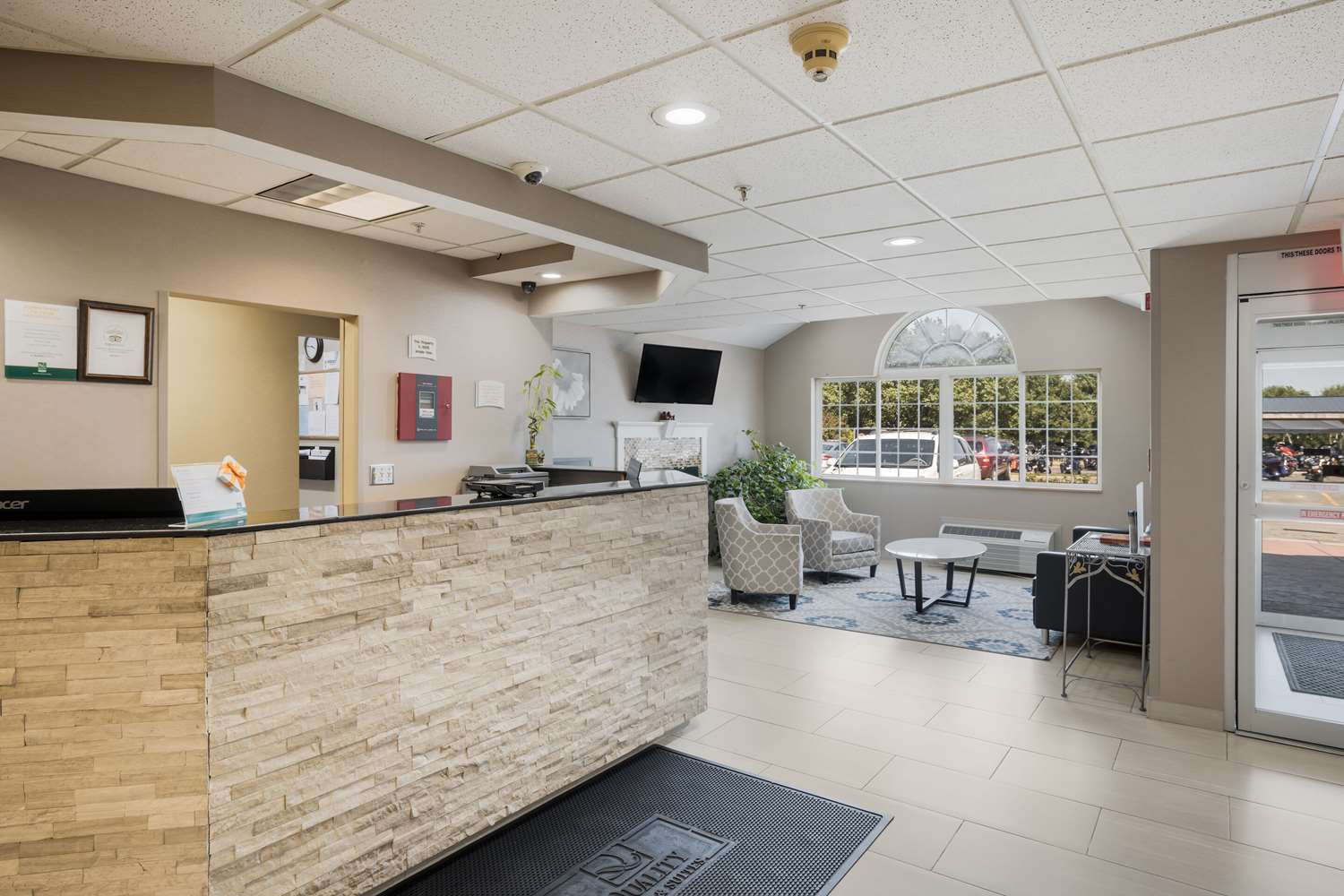 Sonesta Essential Hotel & Suites Kansas City - Blue Springs 2/15