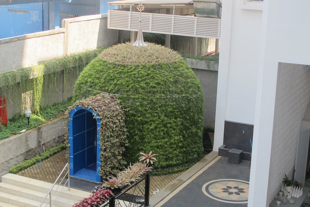 The Sahira Hotel 16/40