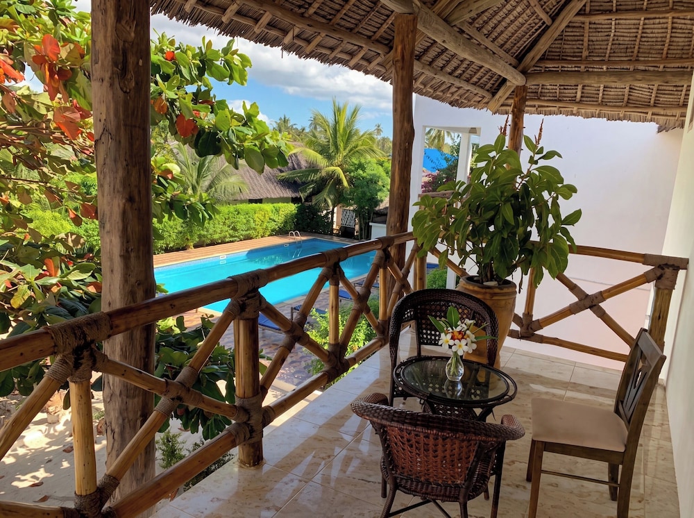 Isla Bonita Zanzibar Beach Resort 32/48