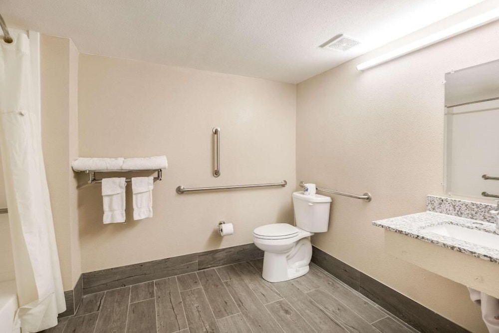 Rodeway Inn And Suites Stroudsburg - Poconos 20/20