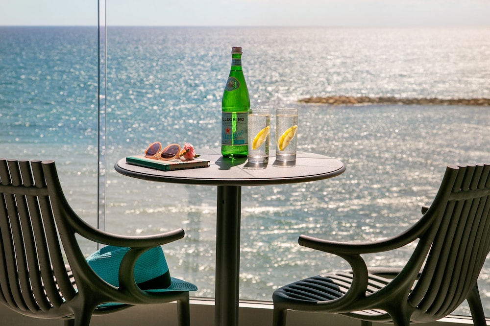 Mercure Larnaca Beach Resort 29/39