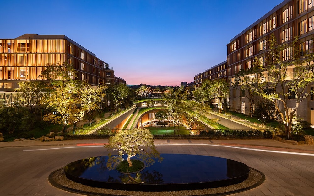 Grand WUJI Hotel, in The Unbound Collection by Hyatt 45/50