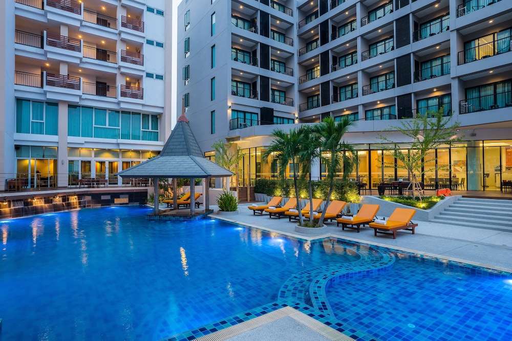 Hotel J Pattaya 68/70