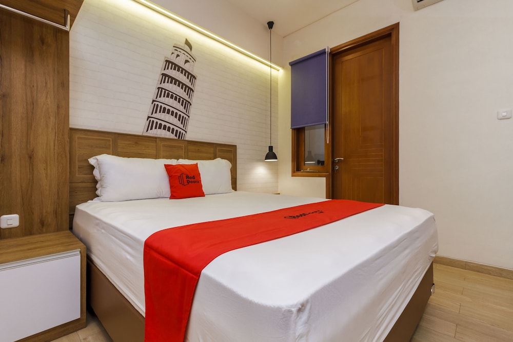 RedDoorz Plus @ CBD Bintaro 15/56