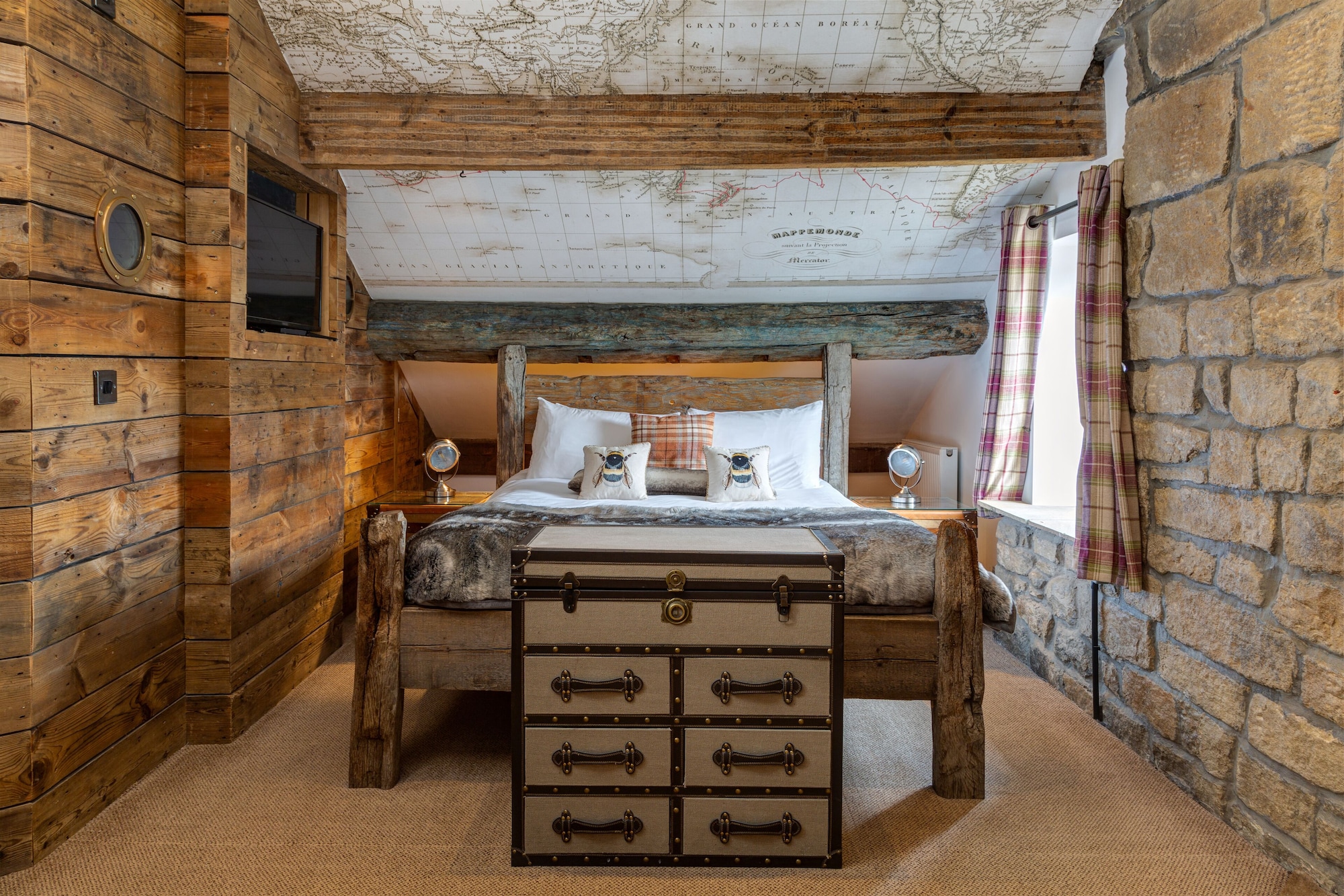 Nest, Deluxe, Double Bed