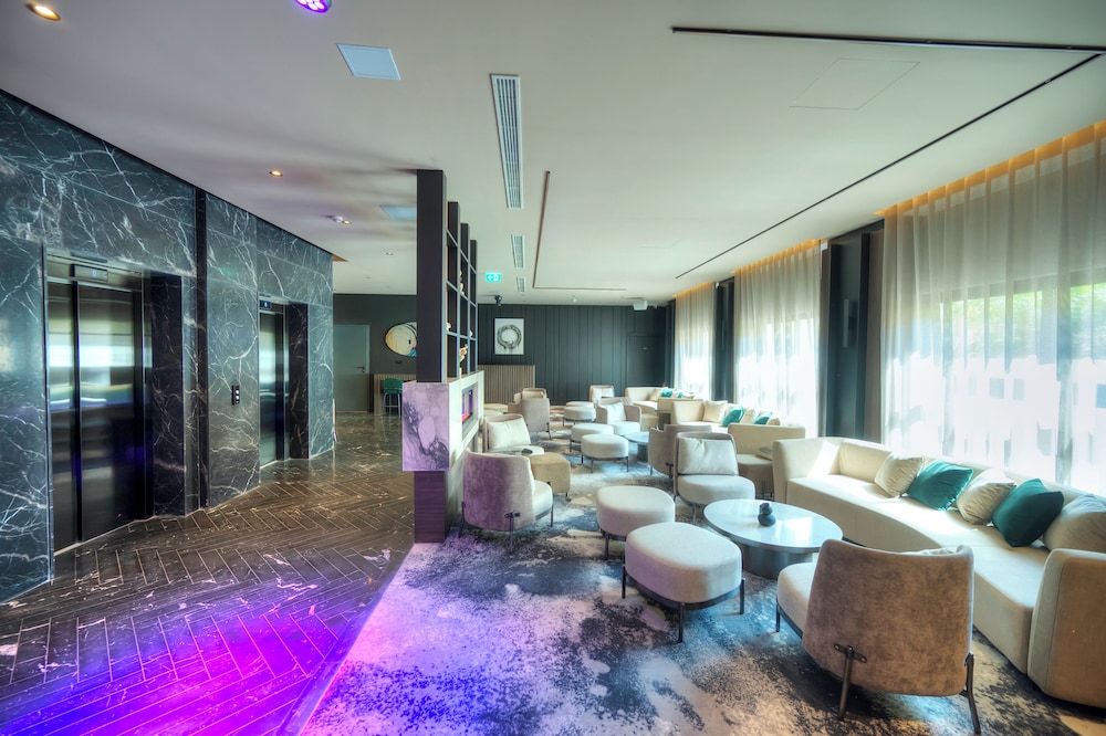 Aste Hotel 44/59