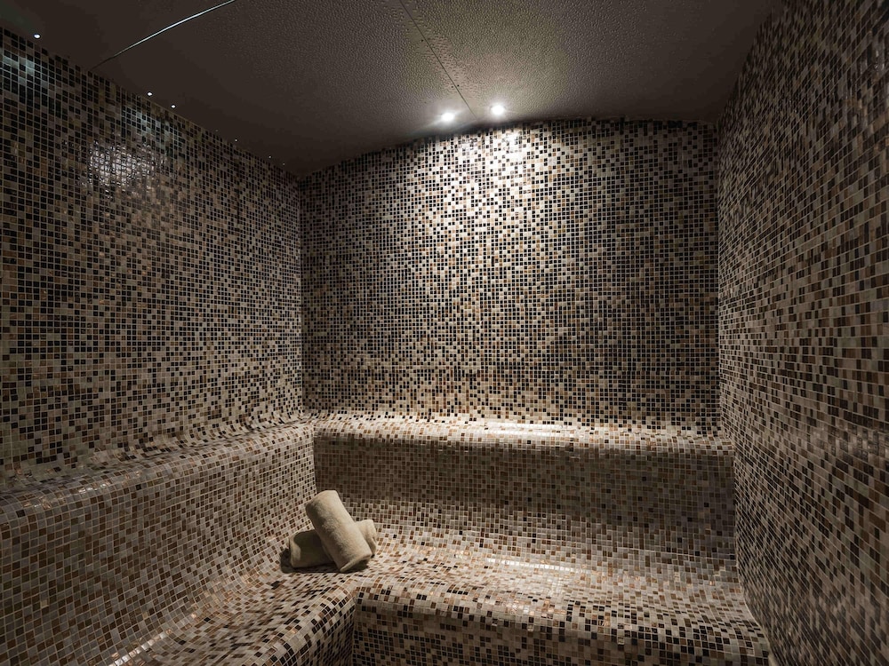 No. 5 Boutique Art Hotel 20/48