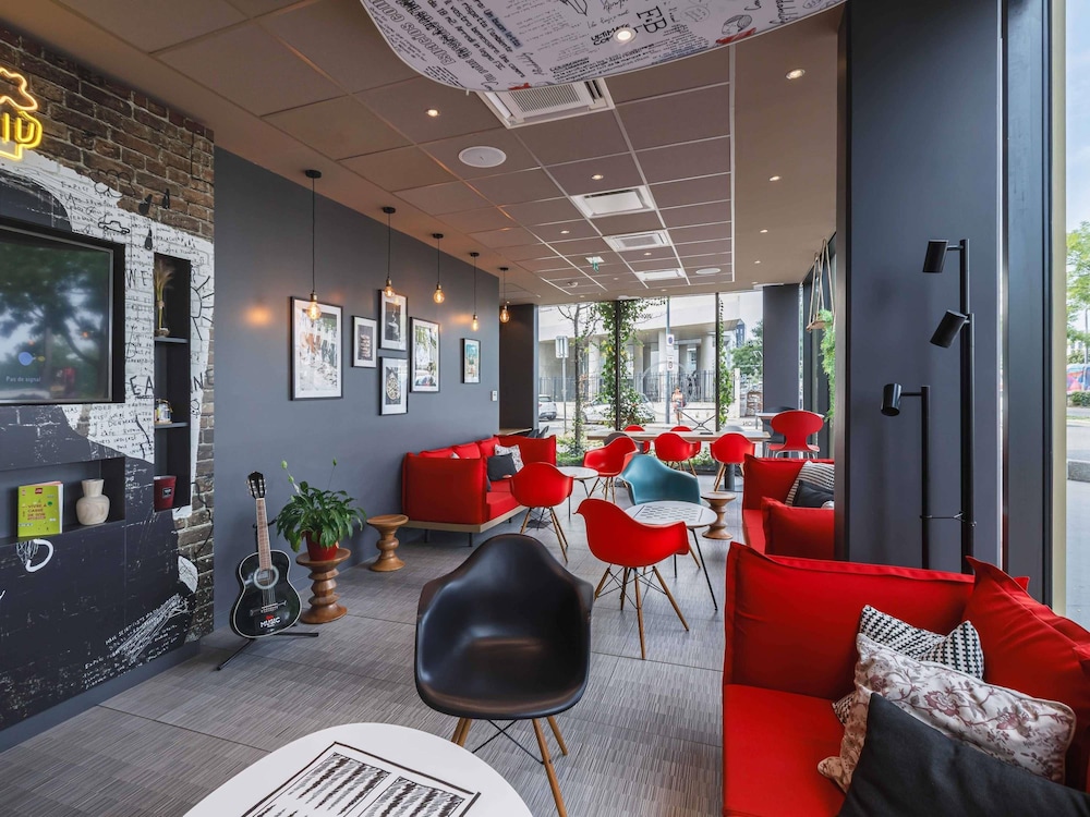 Ibis Lyon Carre De Soie 36/62