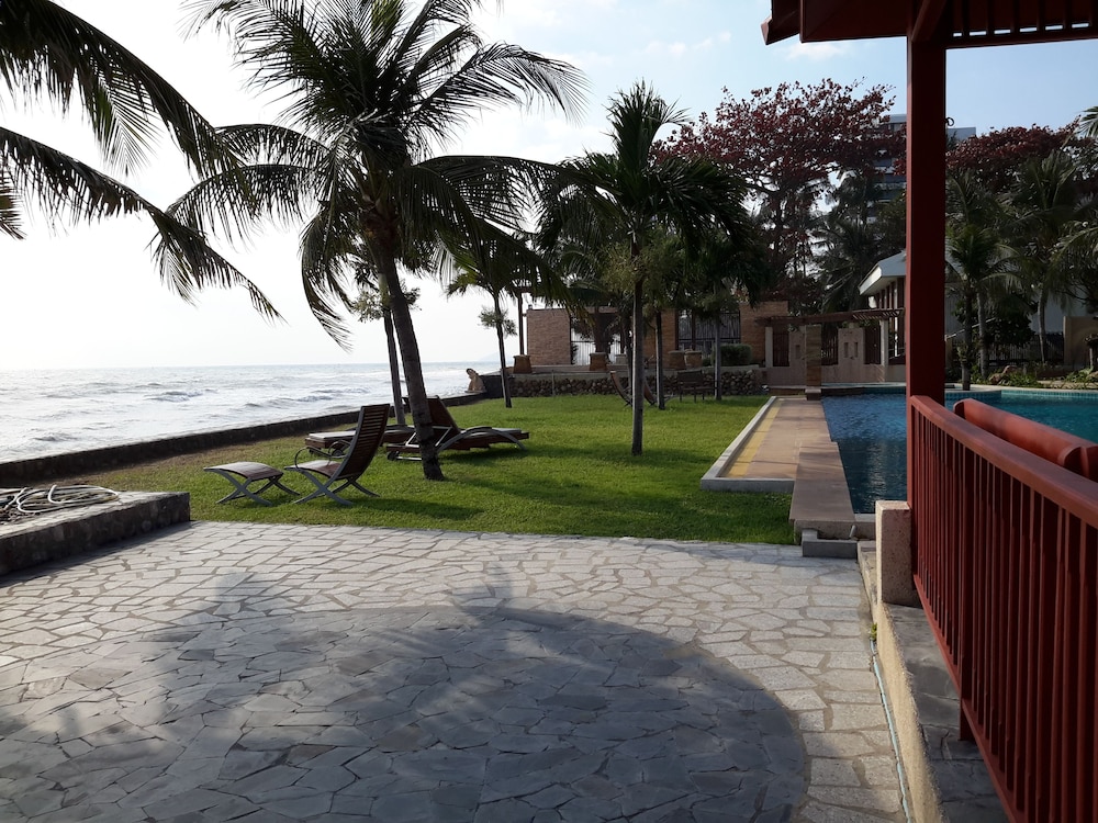 Beachfront Family Penthouse Hua Hin 45/50