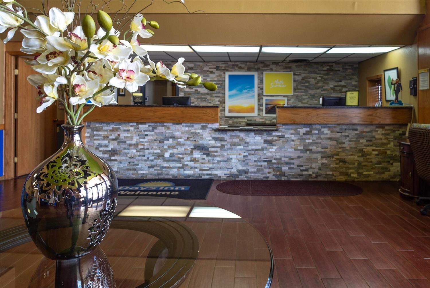 Days Inn by Wyndham Clinton 4/24