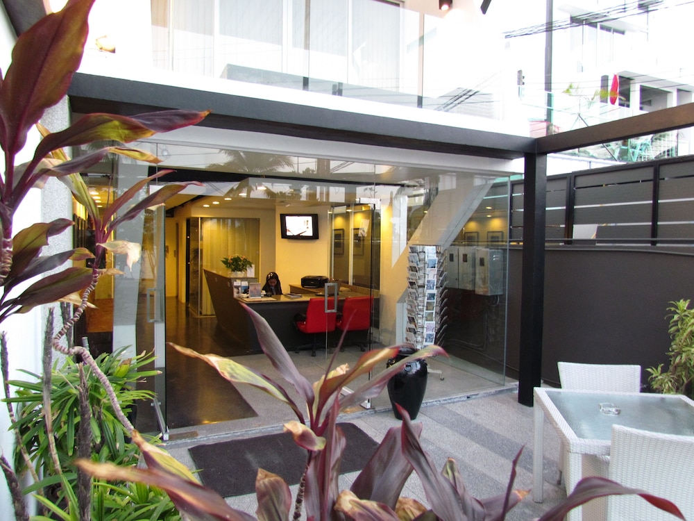 The Front Hotel And Apartment 53/76
