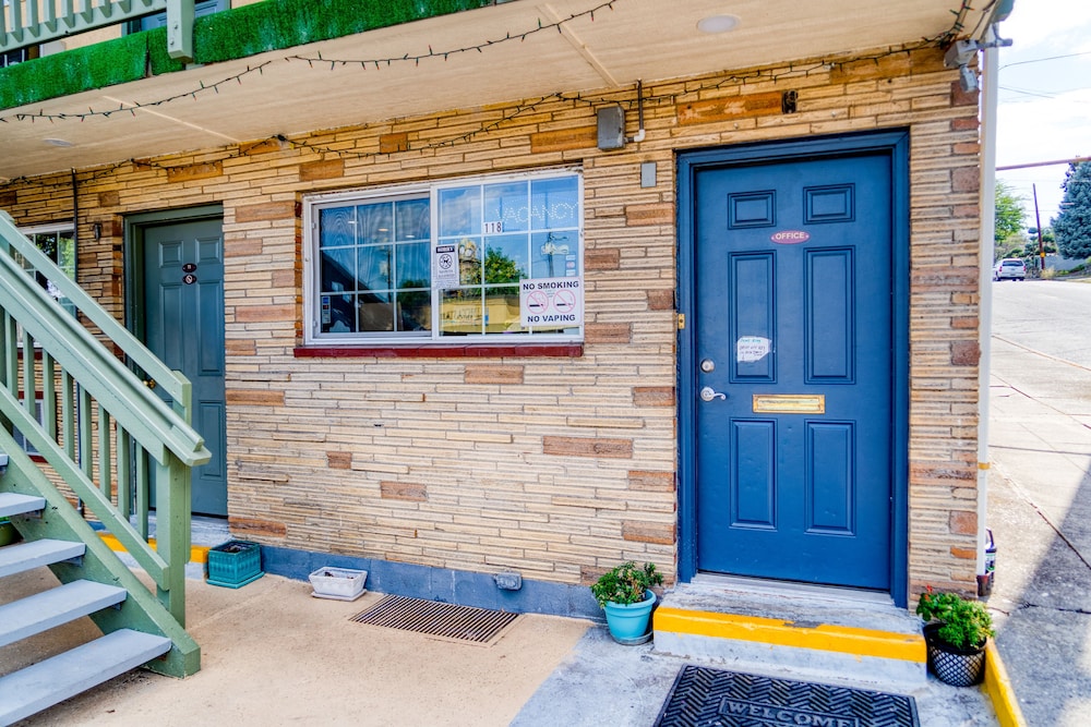 Budget Inn Motel 2/54