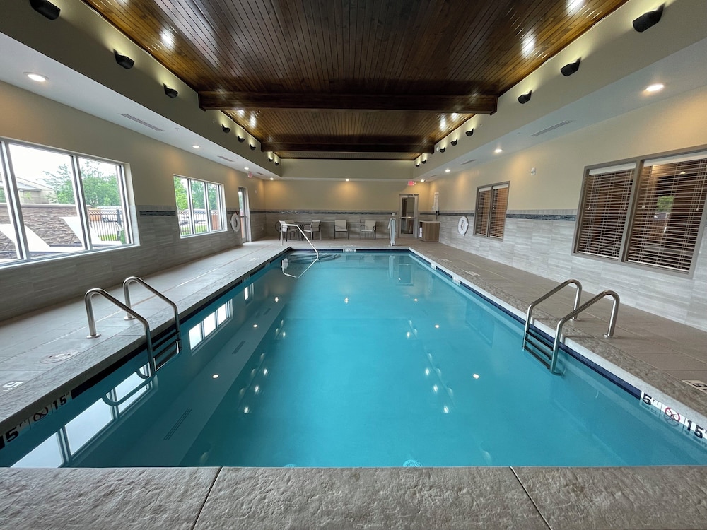 Holiday Inn Express & Suites Ft. Smith Airport, an IHG Hotel 42/75