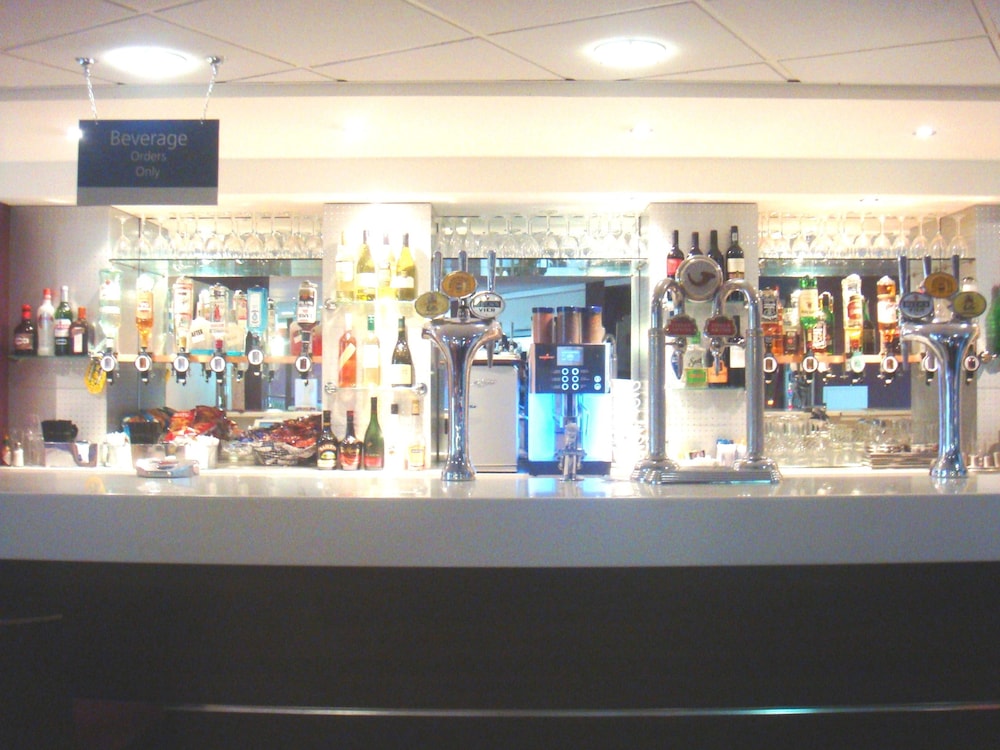 Holiday Inn Express London Stansted Airport 26/33