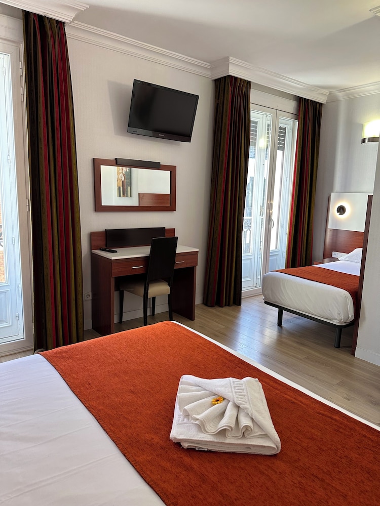 Hostal Sol Square Madrid 24/50