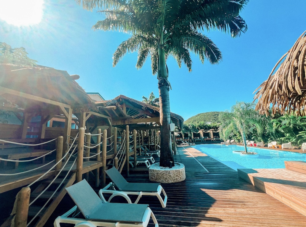 Tropicana Suites 46/50