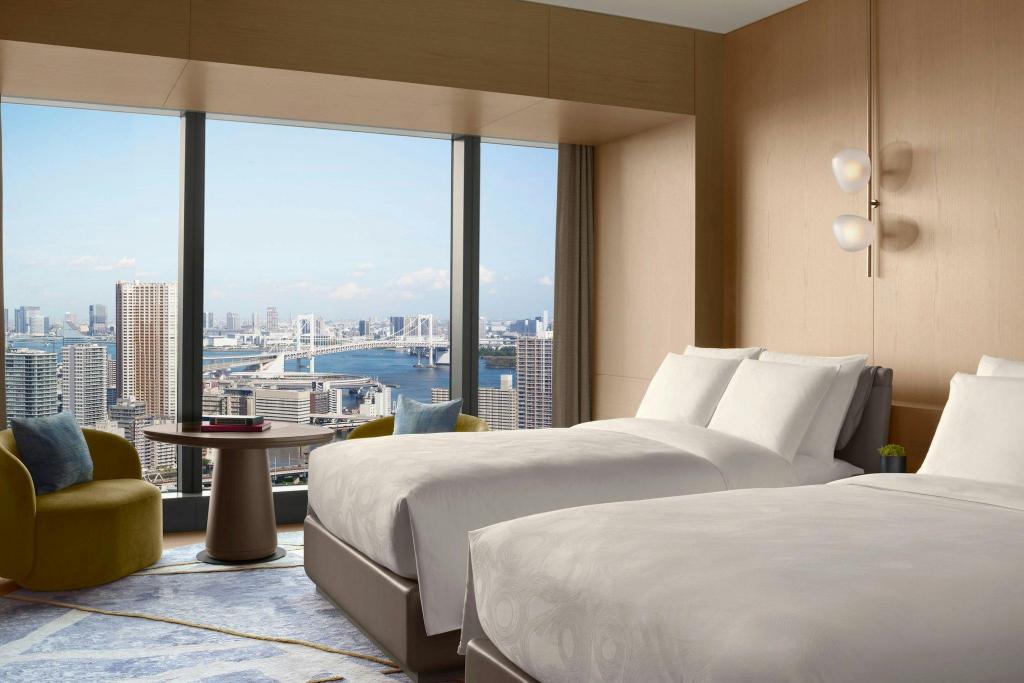 Bay, Guest Room, Deluxe, 2 Double Beds, Bay View, Executive Lounge Access
