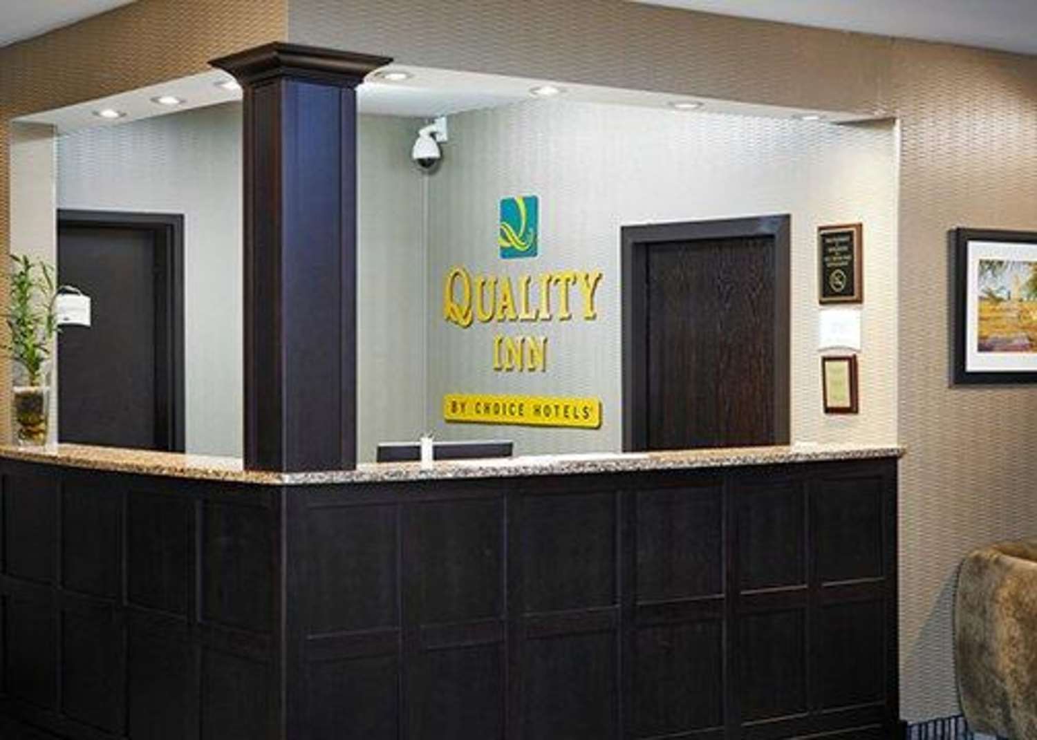 Quality Inn Southampton 8/45