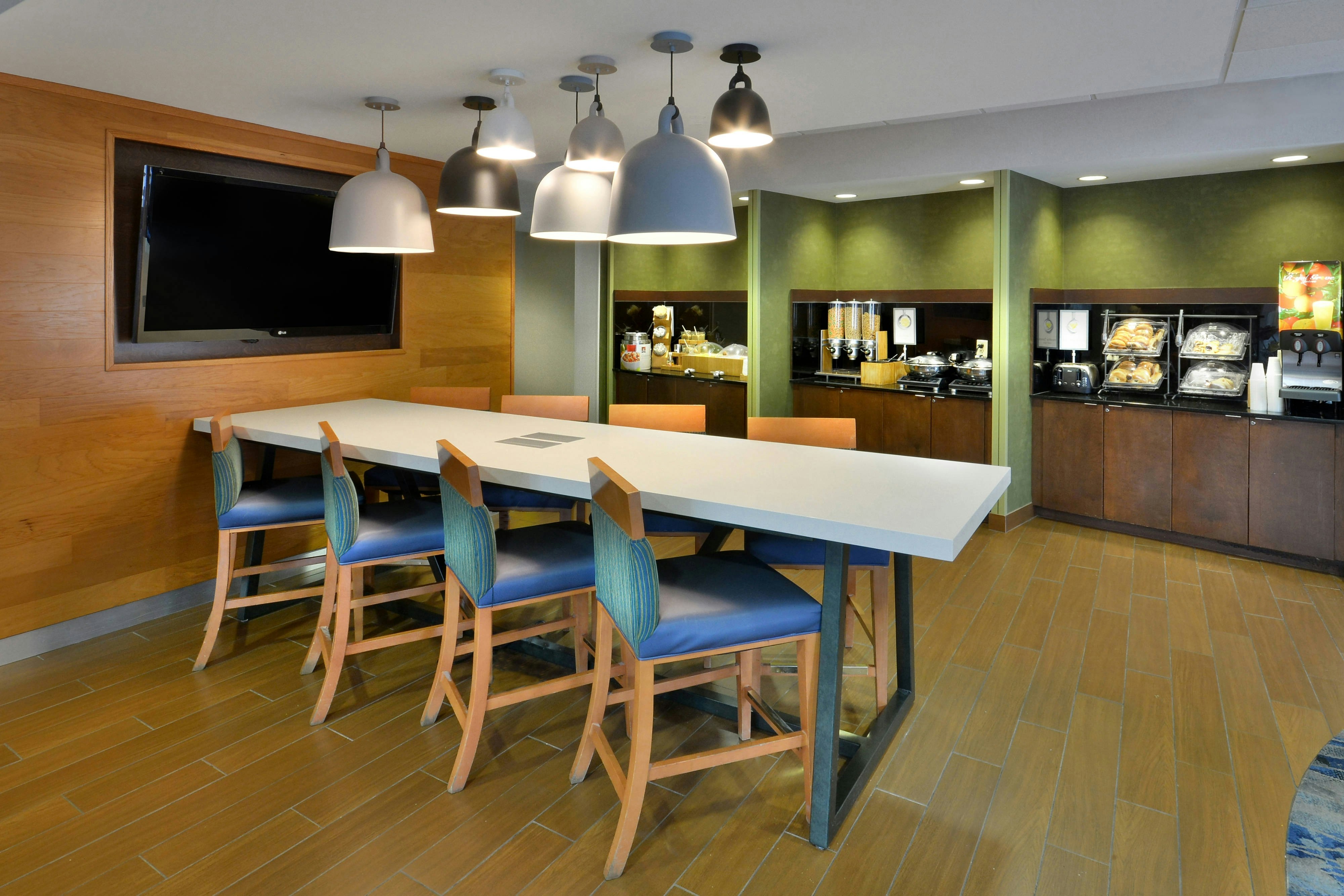 Fairfield Inn Suites By Marriott Charlottesville North 11/12