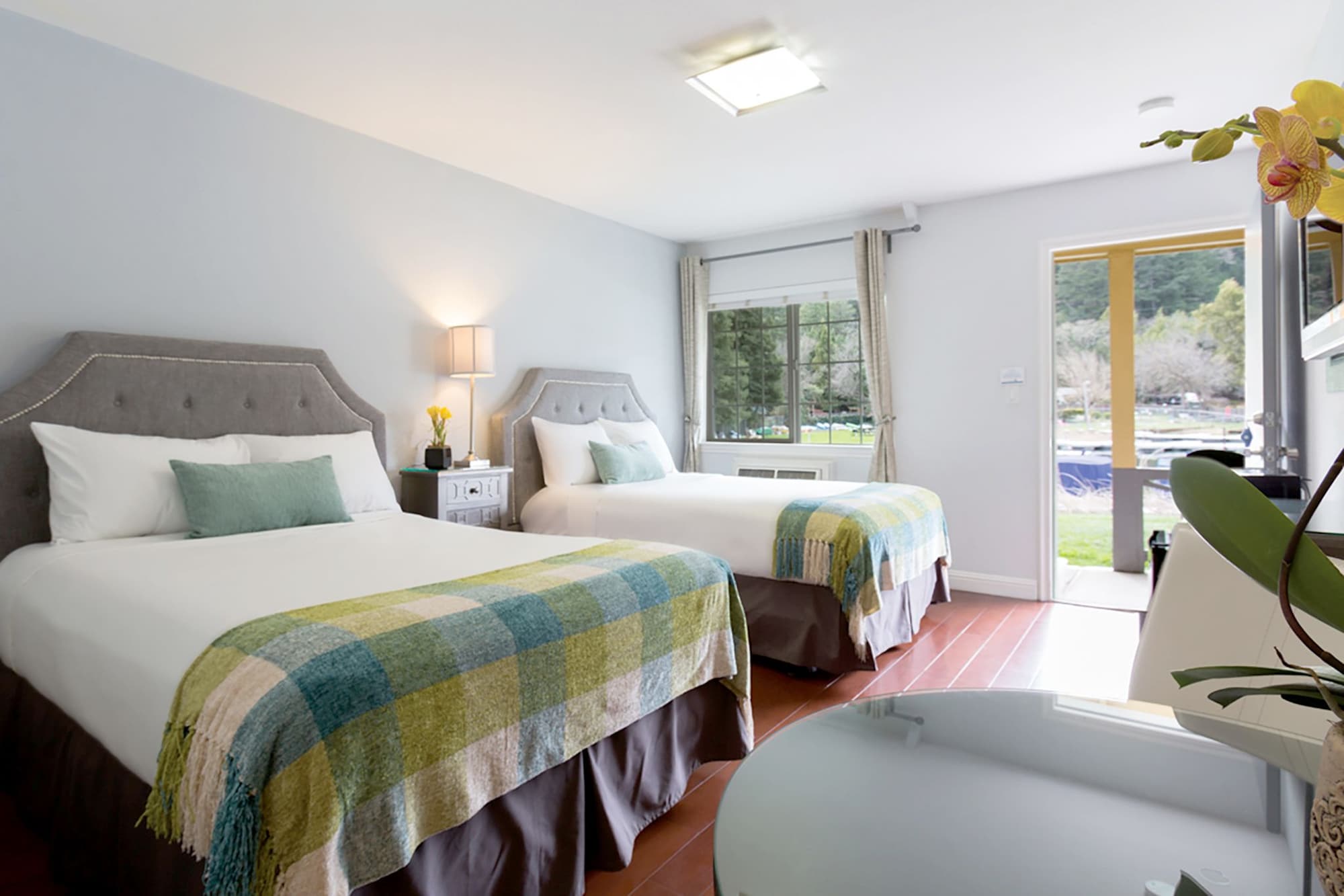 Standard, 2 Double Beds, Lake Side