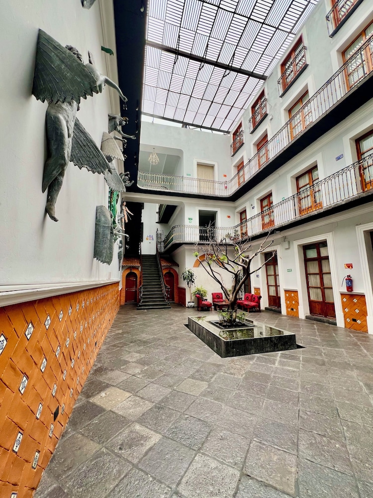 Hotel Puebla Plaza 44/50