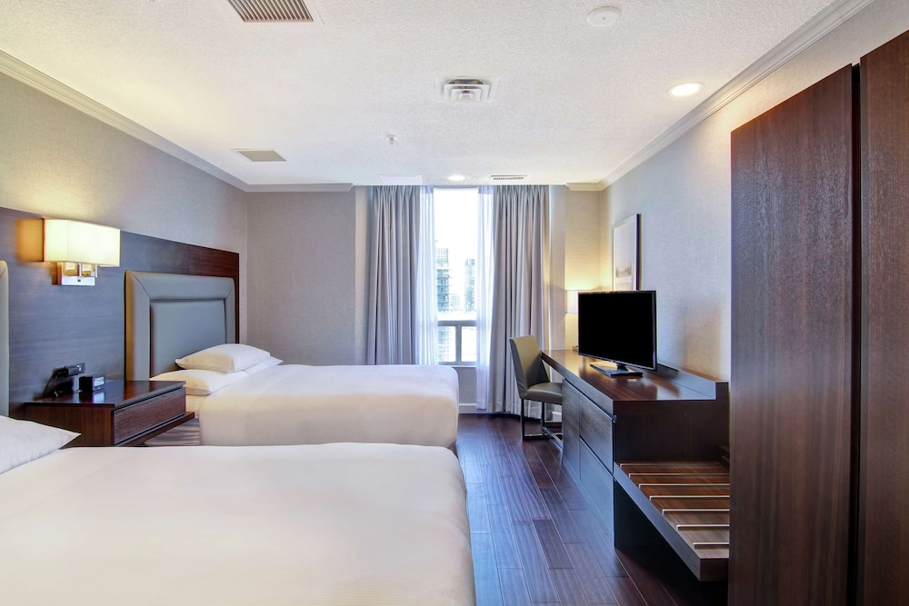 Doubletree By Hilton Hotel Toronto Downtown 24/83